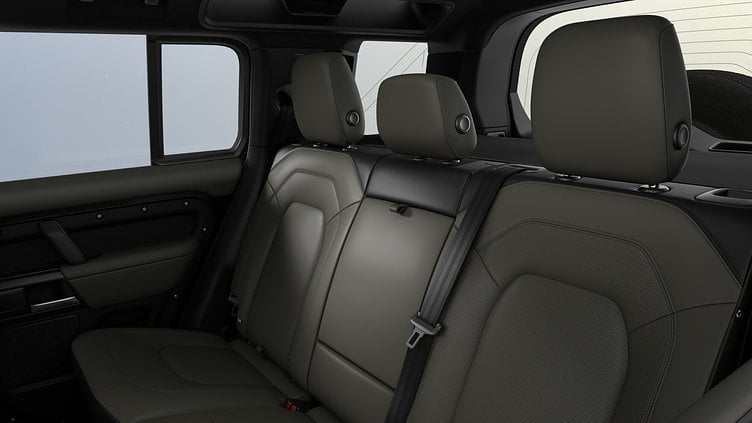 2025 SKLADOVÉ VOZIDLÁ Land Rover Defender 110 Santorini Black D250 AWD X-Dynamic SE