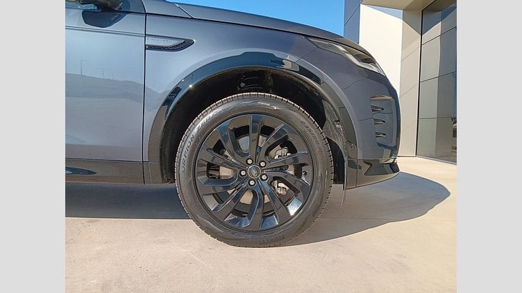 2025 SKLADOVÉ VOZIDLÁ Land Rover Discovery Sport Varesine Blue 2.0D MHEV 200PS  Dynamic SE AWD 