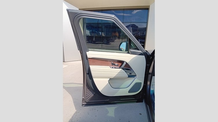 2025 SKLADOVÉ VOZIDLÁ Land Rover Range Rover Charente Grey 3.0D MHEV 350PS  MHEV HSE LWB AWD 