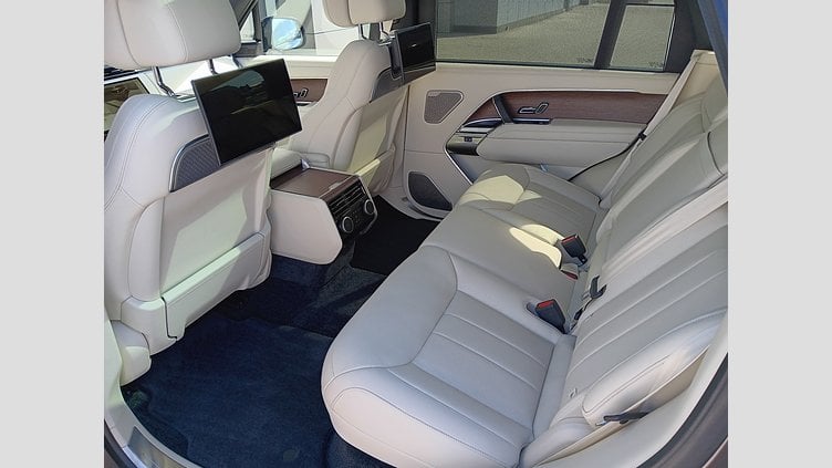 2025 SKLADOVÉ VOZIDLÁ Land Rover Range Rover Charente Grey 3.0D MHEV 350PS  MHEV HSE LWB AWD 