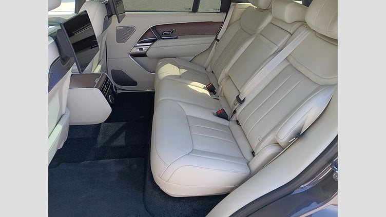 2025 SKLADOVÉ VOZIDLÁ Land Rover Range Rover Charente Grey 3.0D MHEV 350PS  MHEV HSE LWB AWD 