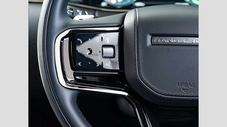2024 認定中古車 Land Rover Range Rover Evoque カルパチアングレイ P300eプラグインハイブリッド（ガソリン） スタンダードホイールベース DYNAMIC HSE
