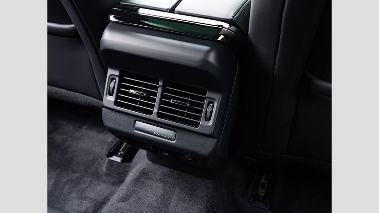 2024 認定中古車 Land Rover Range Rover Evoque カルパチアングレイ P300eプラグインハイブリッド（ガソリン） スタンダードホイールベース DYNAMIC HSE
