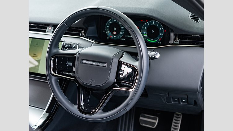 2024 認定中古車 Land Rover Range Rover Evoque カルパチアングレイ P300eプラグインハイブリッド（ガソリン） スタンダードホイールベース DYNAMIC HSE