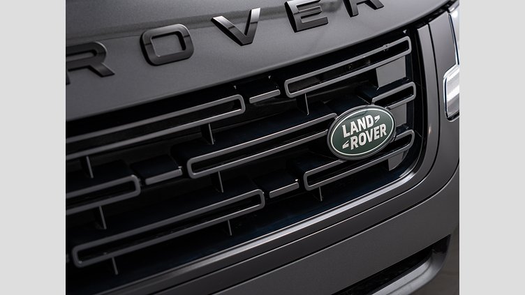 2024 認定中古車 Land Rover Range Rover Evoque カルパチアングレイ P300eプラグインハイブリッド（ガソリン） スタンダードホイールベース DYNAMIC HSE