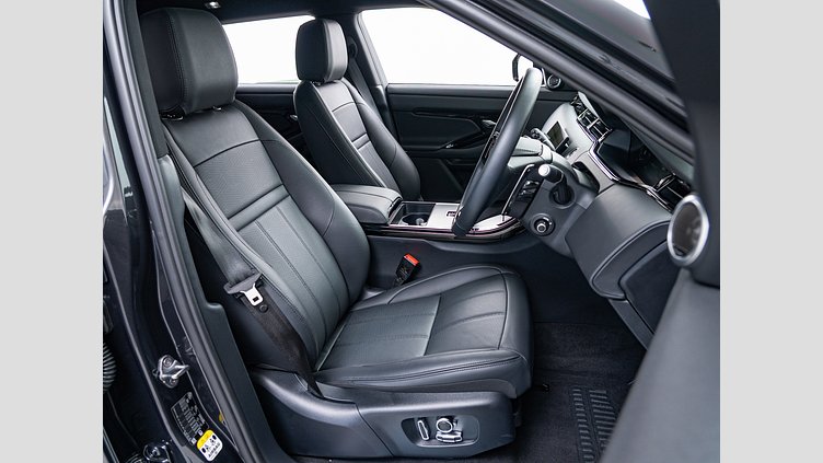2024 認定中古車 Land Rover Range Rover Evoque カルパチアングレイ P300eプラグインハイブリッド（ガソリン） スタンダードホイールベース DYNAMIC HSE