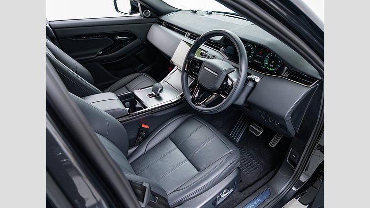 2024 認定中古車 Land Rover Range Rover Evoque カルパチアングレイ P300eプラグインハイブリッド（ガソリン） スタンダードホイールベース DYNAMIC HSE