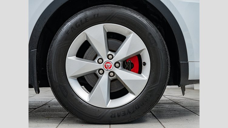 2019 認定中古車 Jaguar E-Pace ユーロンホワイト D180 オートマチック全輪駆動 R-DYNAMIC
