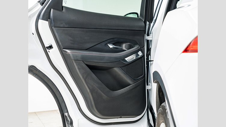2019 認定中古車 Jaguar E-Pace ユーロンホワイト D180 オートマチック全輪駆動 R-DYNAMIC