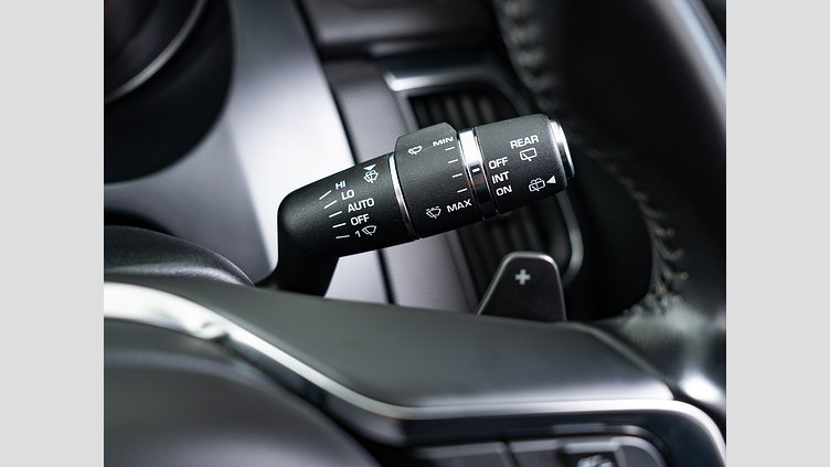 2019 認定中古車 Jaguar E-Pace ユーロンホワイト D180 オートマチック全輪駆動 R-DYNAMIC