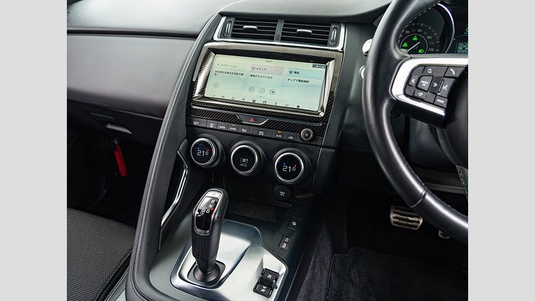 2019 認定中古車 Jaguar E-Pace ユーロンホワイト D180 オートマチック全輪駆動 R-DYNAMIC