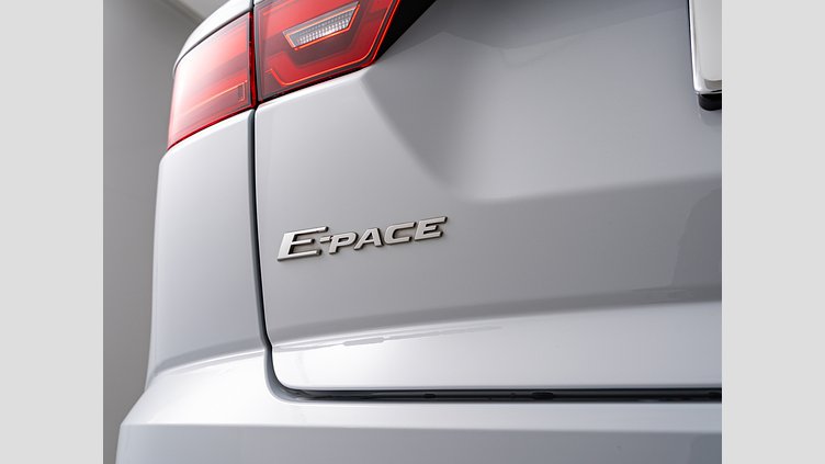 2019 認定中古車 Jaguar E-Pace ユーロンホワイト D180 オートマチック全輪駆動 R-DYNAMIC