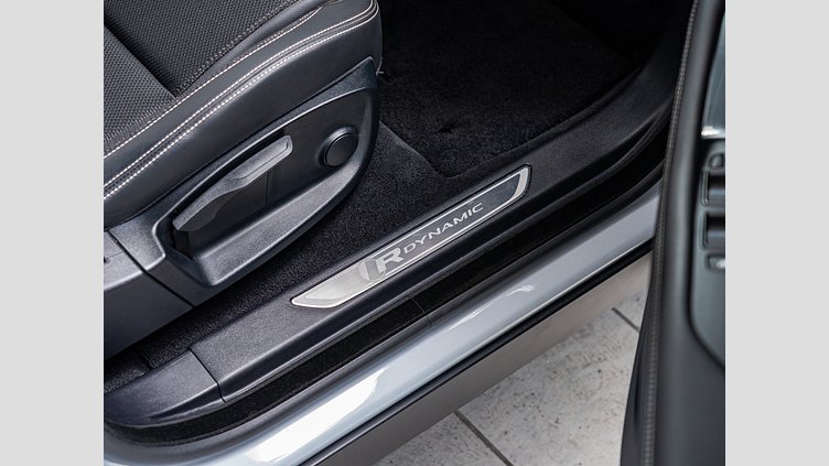 2019 認定中古車 Jaguar E-Pace ユーロンホワイト D180 オートマチック全輪駆動 R-DYNAMIC