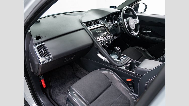 2019 認定中古車 Jaguar E-Pace ユーロンホワイト D180 オートマチック全輪駆動 R-DYNAMIC