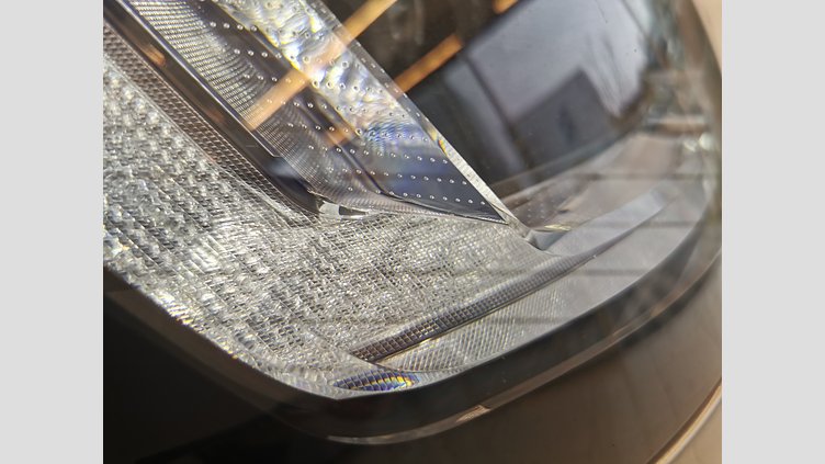 2023 認定中古車 Land Rover Range Rover バトゥミゴールド P440 AWD PHEV（AT） スタンダードホイールベース SE