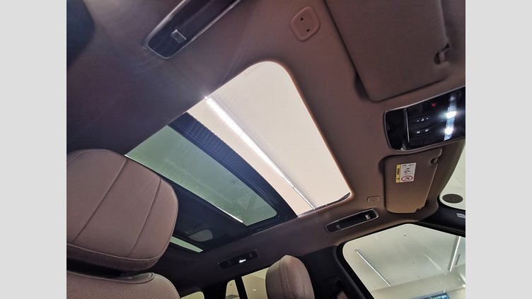 2023 認定中古車 Land Rover Range Rover バトゥミゴールド P440 AWD PHEV（AT） スタンダードホイールベース SE