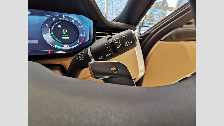 2023 認定中古車 Land Rover Range Rover バトゥミゴールド P440 AWD PHEV（AT） スタンダードホイールベース SE