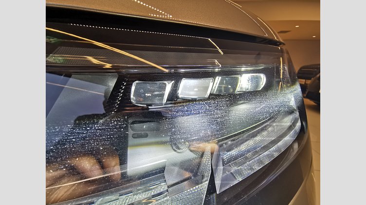 2023 認定中古車 Land Rover Range Rover バトゥミゴールド P440 AWD PHEV（AT） スタンダードホイールベース SE