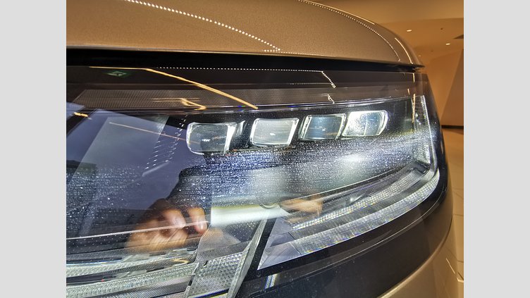 2023 認定中古車 Land Rover Range Rover バトゥミゴールド P440 AWD PHEV（AT） スタンダードホイールベース SE