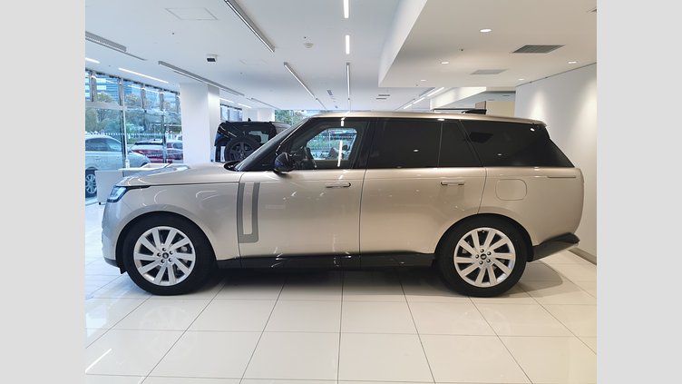 2023 認定中古車 Land Rover Range Rover バトゥミゴールド P440 AWD PHEV（AT） スタンダードホイールベース SE