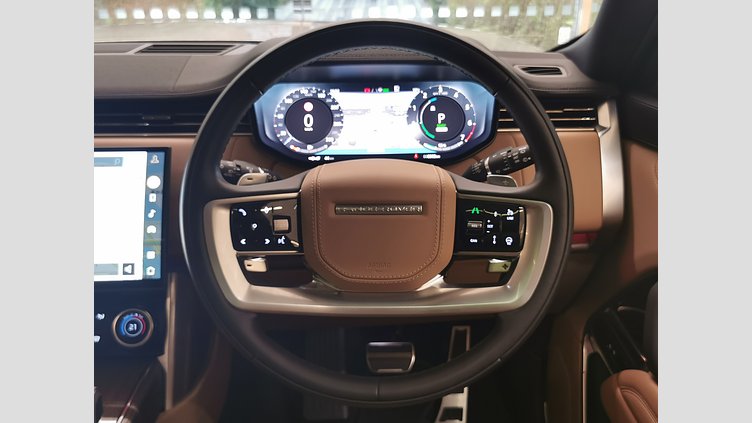 2023 認定中古車 Land Rover Range Rover バトゥミゴールド P440 AWD PHEV（AT） スタンダードホイールベース SE