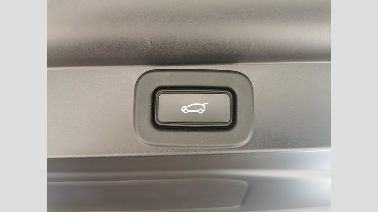 2023 認定中古車 Land Rover Range Rover バトゥミゴールド P440 AWD PHEV（AT） スタンダードホイールベース SE