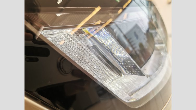 2023 認定中古車 Land Rover Range Rover バトゥミゴールド P440 AWD PHEV（AT） スタンダードホイールベース SE