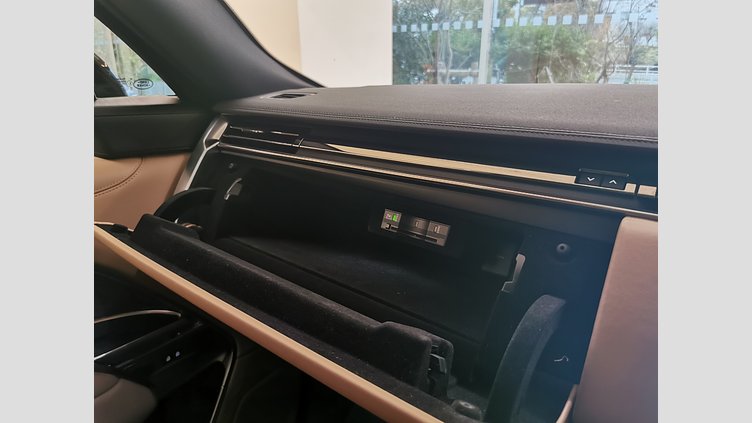 2023 認定中古車 Land Rover Range Rover バトゥミゴールド P440 AWD PHEV（AT） スタンダードホイールベース SE