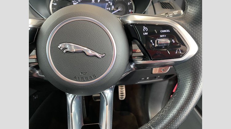 2023 認定中古車 Jaguar E-Pace フィレンツェレッド P300e AWD（オートマチック） R-DYNAMICブラックエディション