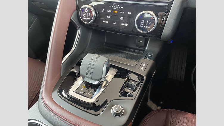 2023 認定中古車 Jaguar E-Pace フィレンツェレッド P300e AWD（オートマチック） R-DYNAMICブラックエディション