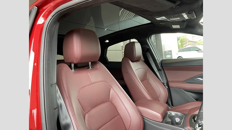 2023 認定中古車 Jaguar E-Pace フィレンツェレッド P300e AWD（オートマチック） R-DYNAMICブラックエディション