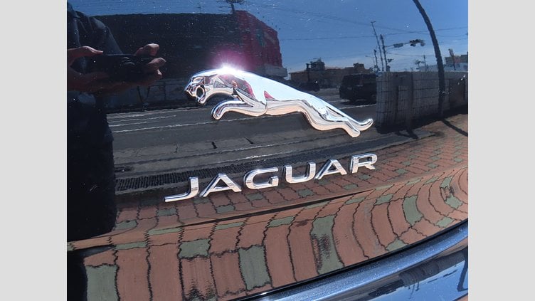 2017 認定中古車 Jaguar XJ Farallon Pearl Black 508PS XJR