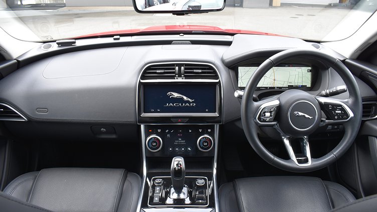 2020 認定中古車 Jaguar XE カルデラレッド D180 RWD AUTOMATIC 4 door Saloon S