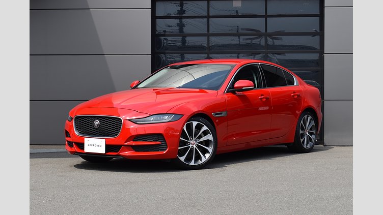 2020 認定中古車 Jaguar XE カルデラレッド D180 RWD AUTOMATIC 4 door Saloon S