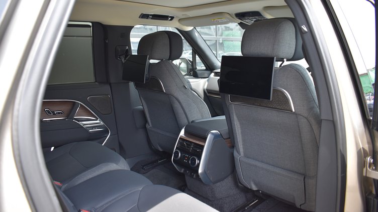 2024 認定中古車 Land Rover Range Rover バトゥミゴールド P550 AWD PHEV（AT） スタンダードホイールベース Autobiography