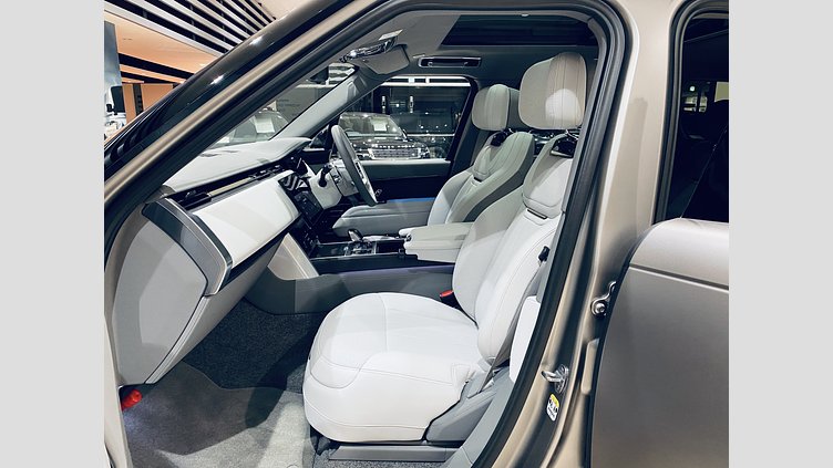 2023 認定中古車 Land Rover Range Rover フラックスシルバー - サテンフィニッシュ P530 AWD（AT） スタンダードホイールベース SV