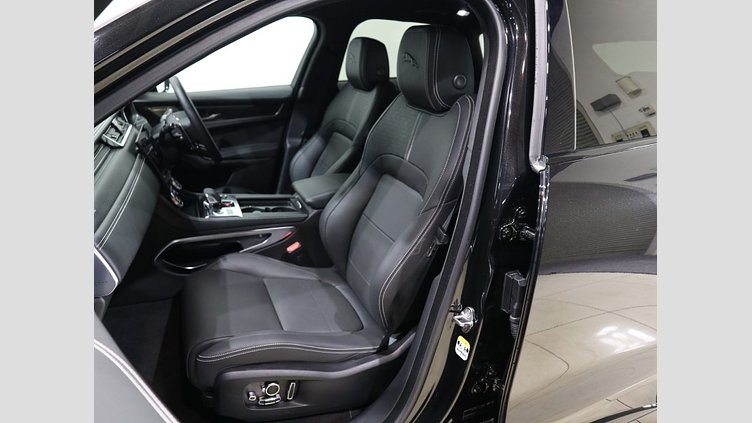 2025 認定中古車 Jaguar F-Pace サントリーニブラック P400e ガソリン プラグインハイブリッド R-DYNAMIC HSE