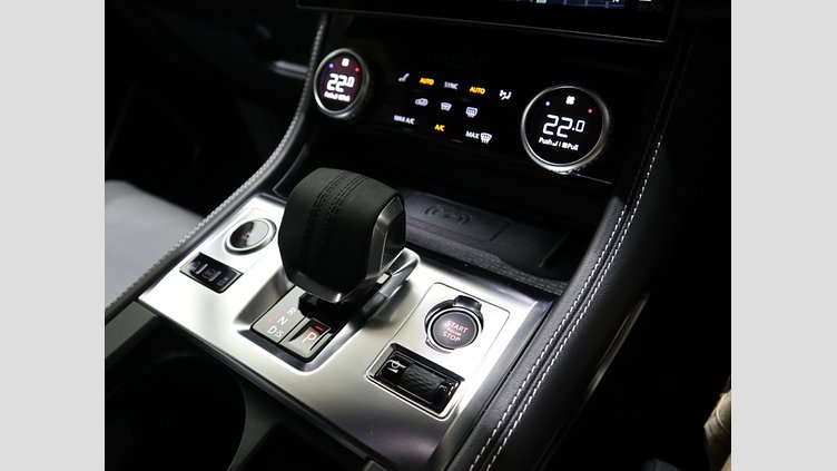 2025 認定中古車 Jaguar F-Pace サントリーニブラック P400e ガソリン プラグインハイブリッド R-DYNAMIC HSE
