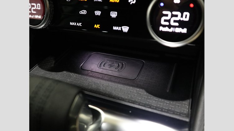 2025 認定中古車 Jaguar F-Pace サントリーニブラック P400e ガソリン プラグインハイブリッド R-DYNAMIC HSE