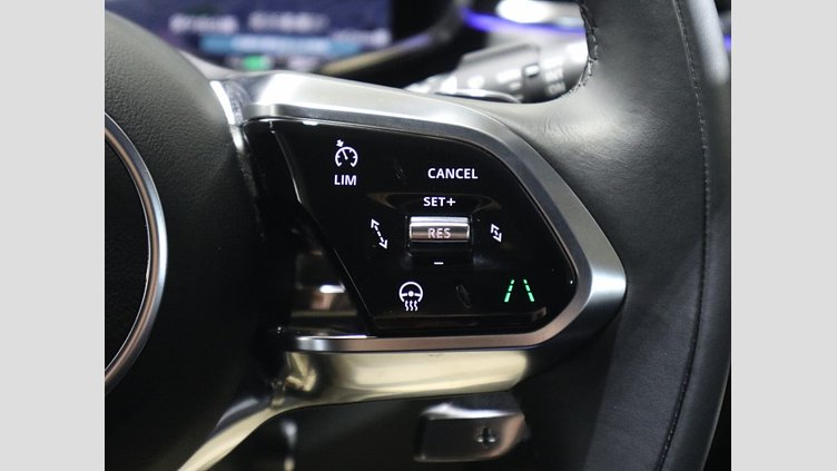 2025 認定中古車 Jaguar F-Pace サントリーニブラック P400e ガソリン プラグインハイブリッド R-DYNAMIC HSE