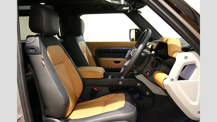 2024 認定中古車 Land Rover Defender 90 アイガーグレイ D300 AWD（AT） X-DYNAMIC HSE