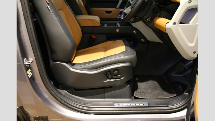 2024 認定中古車 Land Rover Defender 90 アイガーグレイ D300 AWD（AT） X-DYNAMIC HSE
