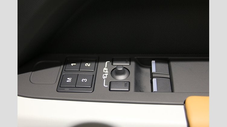 2024 認定中古車 Land Rover Defender 90 アイガーグレイ D300 AWD（AT） X-DYNAMIC HSE