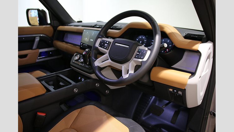 2024 認定中古車 Land Rover Defender 90 アイガーグレイ D300 AWD（AT） X-DYNAMIC HSE