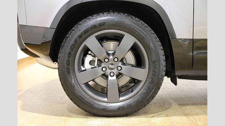2024 認定中古車 Land Rover Defender 90 アイガーグレイ D300 AWD（AT） X-DYNAMIC HSE