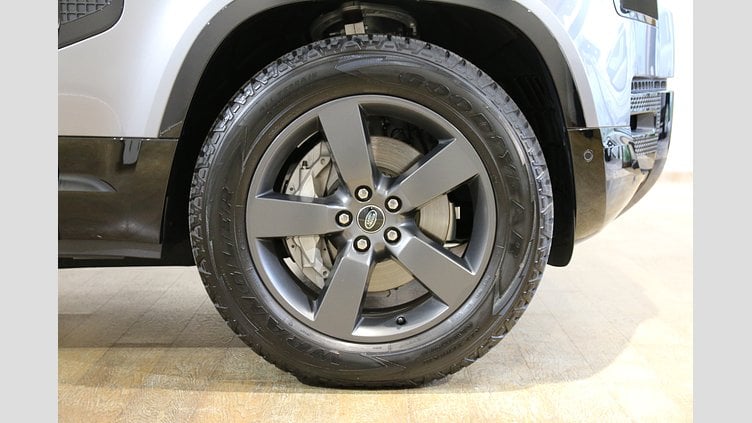 2024 認定中古車 Land Rover Defender 90 アイガーグレイ D300 AWD（AT） X-DYNAMIC HSE