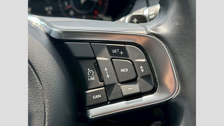 2019 認定中古車 Jaguar E-Pace フィレンツェレッド P250 オートマチック全輪駆動 R-DYNAMIC S