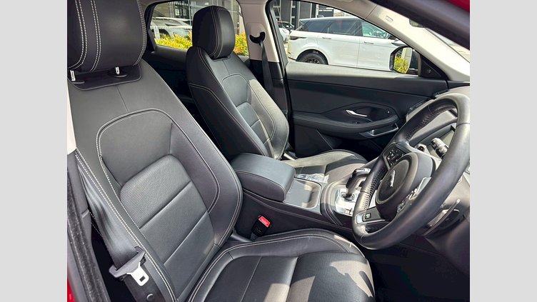 2019 認定中古車 Jaguar E-Pace フィレンツェレッド P250 オートマチック全輪駆動 R-DYNAMIC S