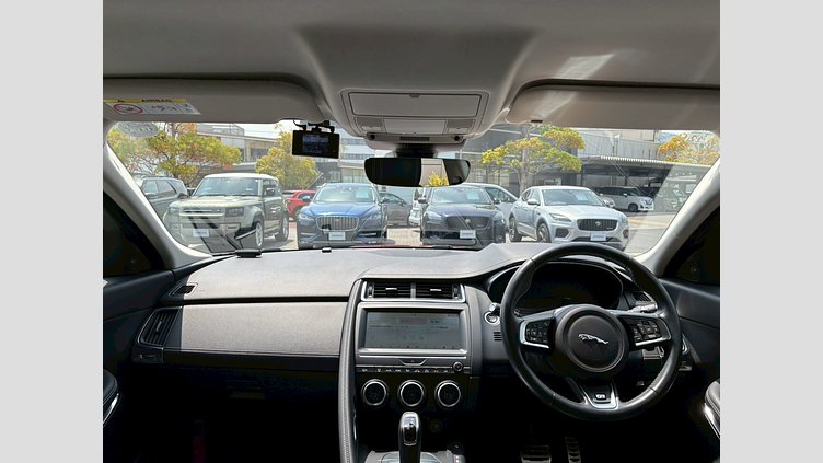 2019 認定中古車 Jaguar E-Pace フィレンツェレッド P250 オートマチック全輪駆動 R-DYNAMIC S