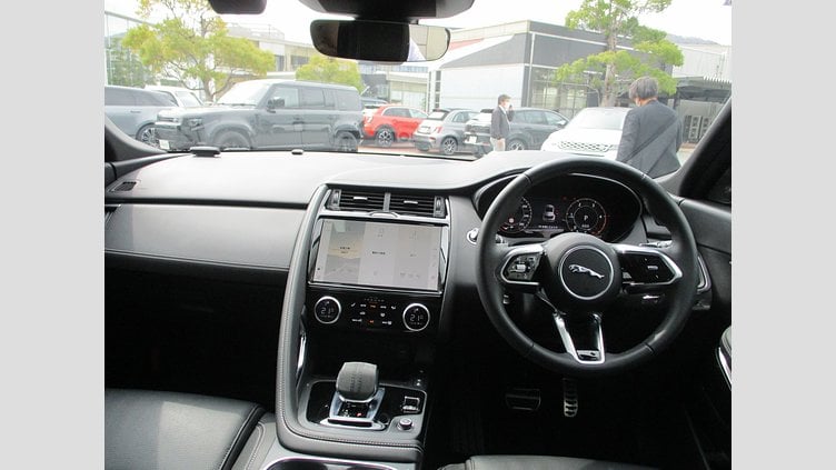 2024 認定中古車 Jaguar E-Pace ポルトフィーノブルー D200 AWD（オートマチック）MHEV R-DYNAMIC SE